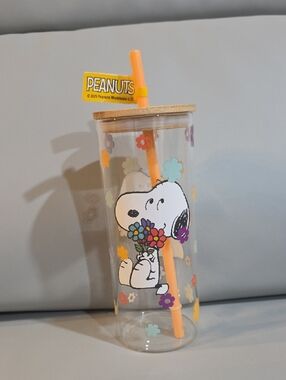 Peanuts Snoopy and Flowers Glass Tumbler With Straw And Bamboo Gasketed Lid NWT